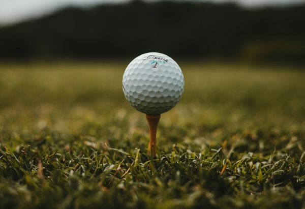 Sélection de balles de golf pour améliorer vos distances